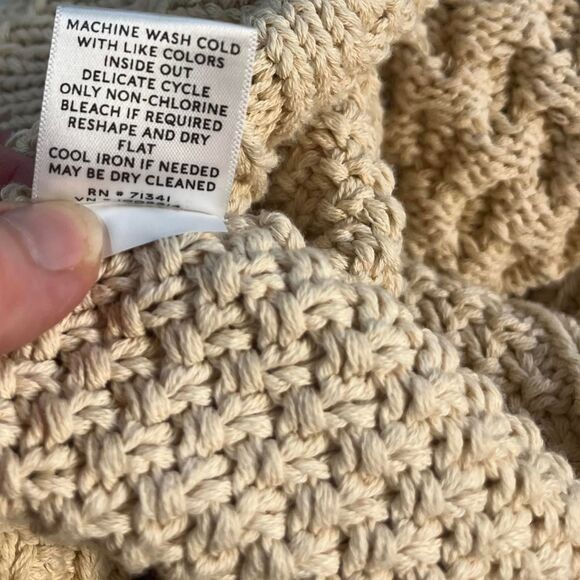 LL bean Women's Cream Sweater Size S - Picture 6 of 6